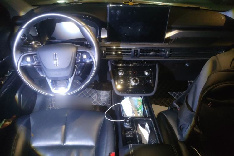 Used Lincoln Corsair 2022 2.0T Two-Wheel Drive Luxury Edition Center Console