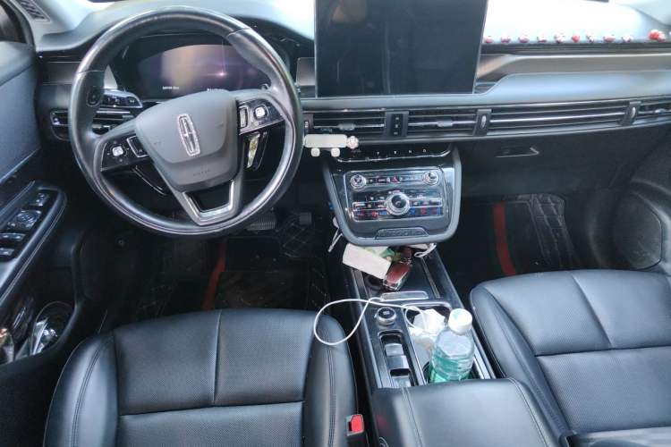 Used Lincoln Corsair 2022 2.0T Two-Wheel Drive Deluxe Edition Center Console