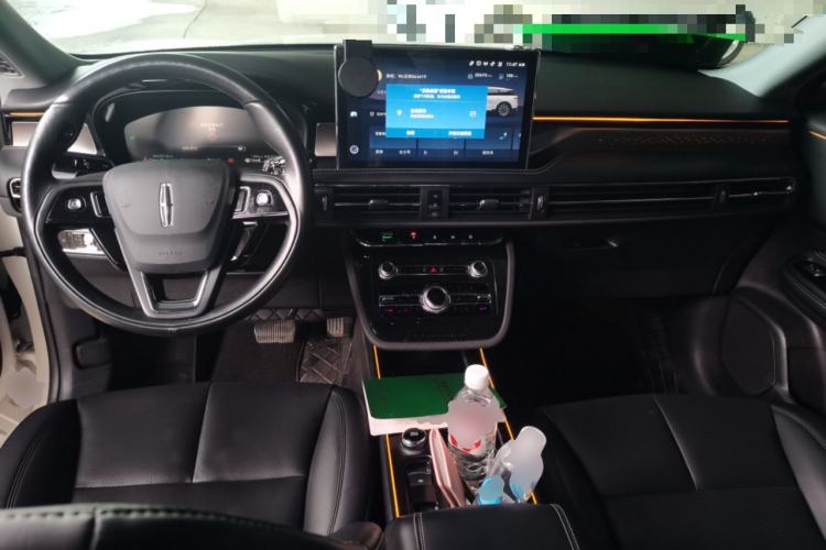 Used Lincoln Corsair 2022 2.0T Two-Wheel Drive Deluxe Edition Center Console