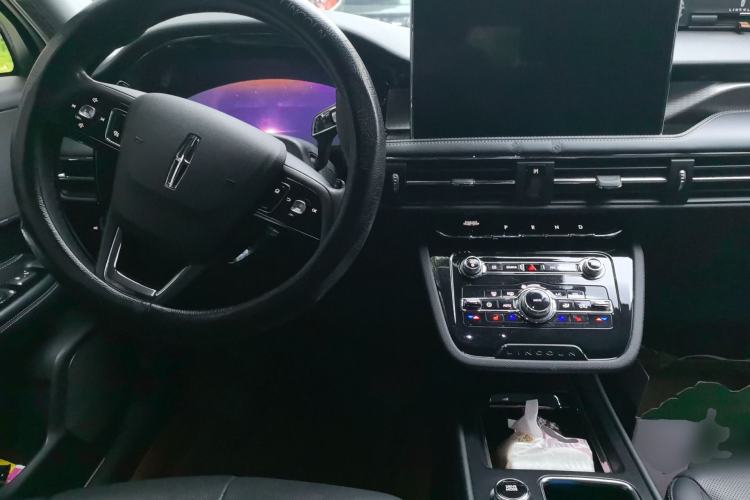 Used Lincoln Corsair 2022 2.0T Two-Wheel Drive Luxury Edition Center Console