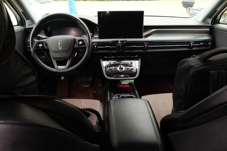 Used Lincoln Corsair 2022 2.0T Two-Wheel Drive Luxury Edition Center Console