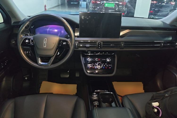 Used Lincoln Corsair 2022 2.0T Two-Wheel Drive Deluxe Edition Center Console
