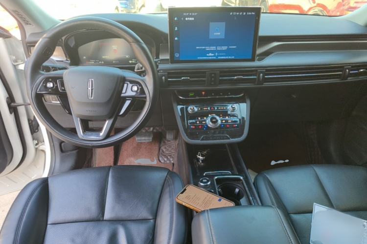Used Lincoln Corsair 2022 2.0T Two-Wheel Drive Luxury Edition Center Console