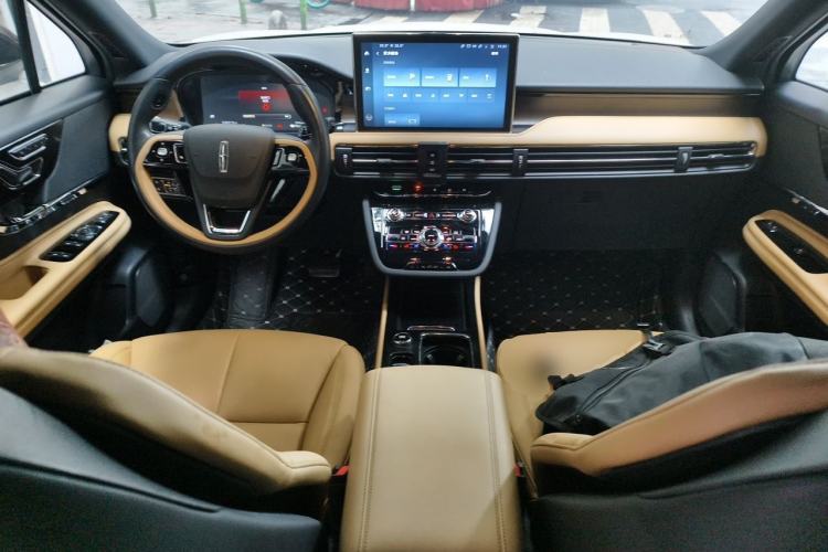 Used Lincoln Corsair 2022 2.0T Two-Wheel Drive Luxury Edition Center Console