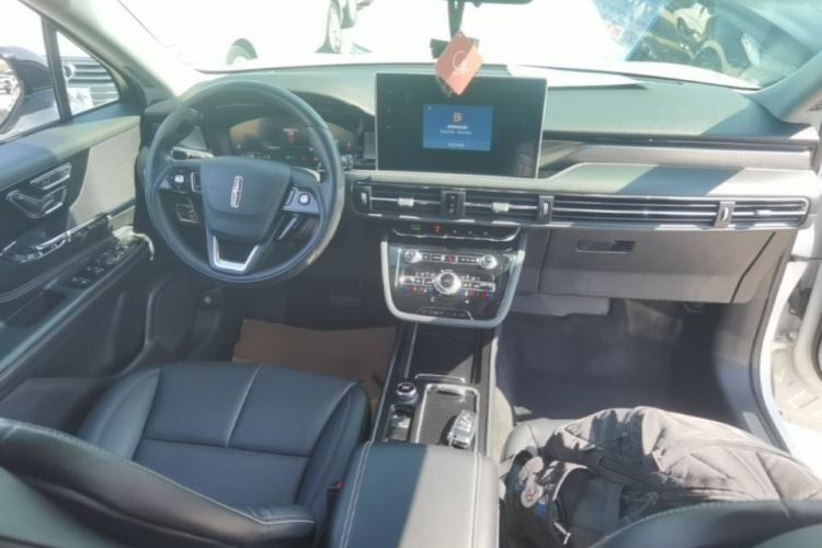 Used Lincoln Corsair 2022 2.0T Two-Wheel Drive Deluxe Edition Center Console