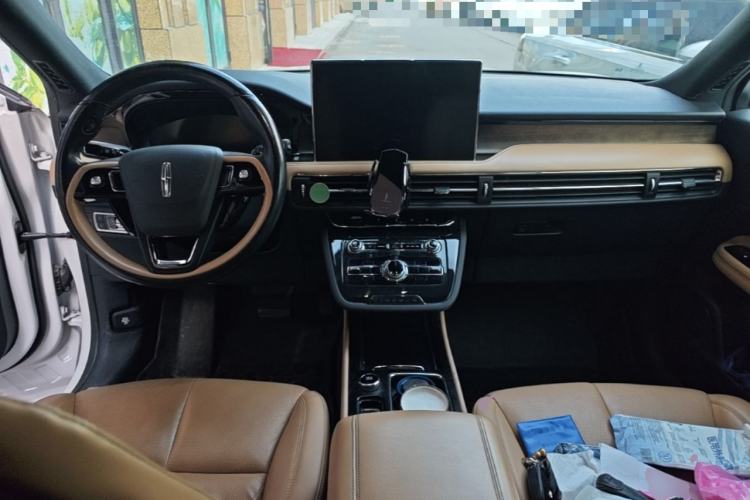 Used Lincoln Corsair 2022 2.0T Two-Wheel Drive Luxury Edition Center Console