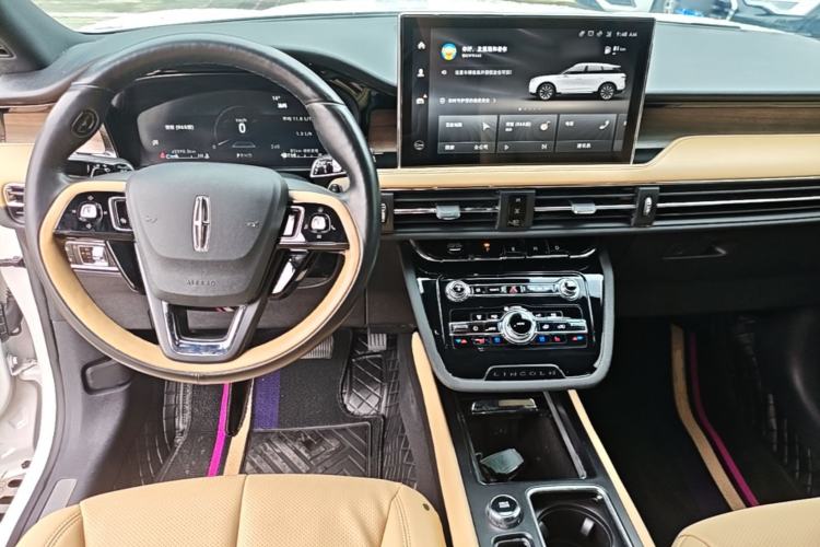 Used Lincoln Corsair 2022 2.0T Four-Wheel Drive Luxury Edition Center Console