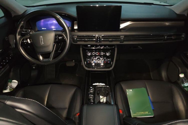 Used Lincoln Corsair 2022 Revised Version 2.0T Two-Wheel Drive Premium Edition Center Console