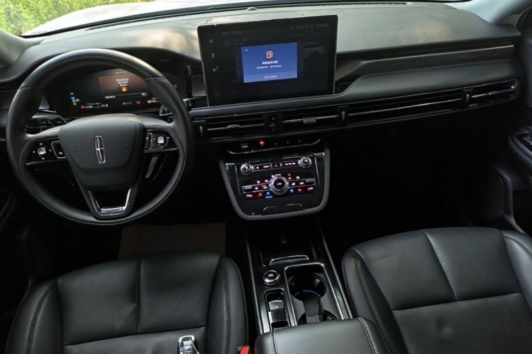 Used Lincoln Corsair 2022 2.0T Two-Wheel Drive Luxury Edition Center Console