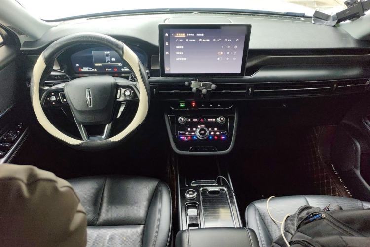 Used Lincoln Corsair 2022 2.0T Two-Wheel Drive Luxury Edition Center Console