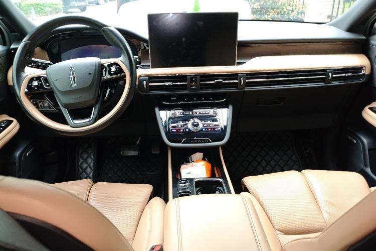 Used Lincoln Corsair 2022 2.0T Four-Wheel Drive Prestige Edition Center Console