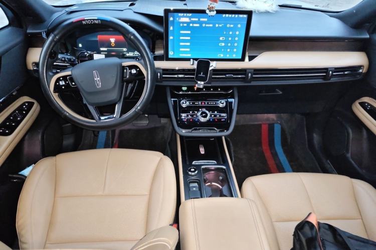 Used Lincoln Corsair 2022 Revised Version 2.0T Two-Wheel Drive Luxury Edition Center Console