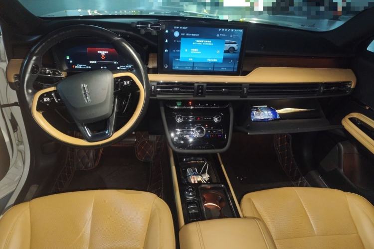 Used Lincoln Corsair 2022 2.0T Two-Wheel Drive Luxury Edition Center Console