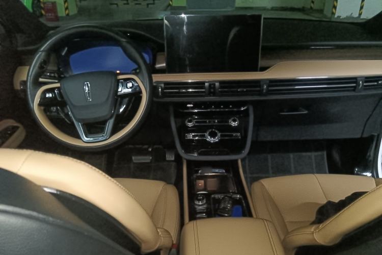 Used Lincoln Corsair 2022 2.0T Two-Wheel Drive Luxury Edition Center Console
