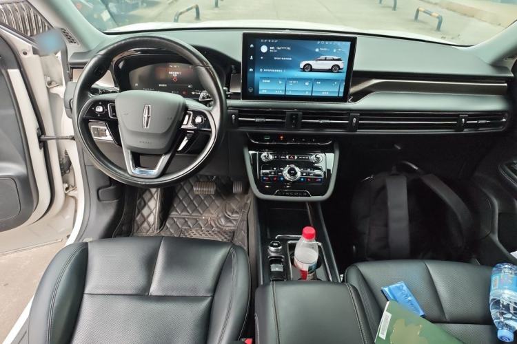Used Lincoln Corsair 2022 2.0T Two-Wheel Drive Deluxe Edition Center Console