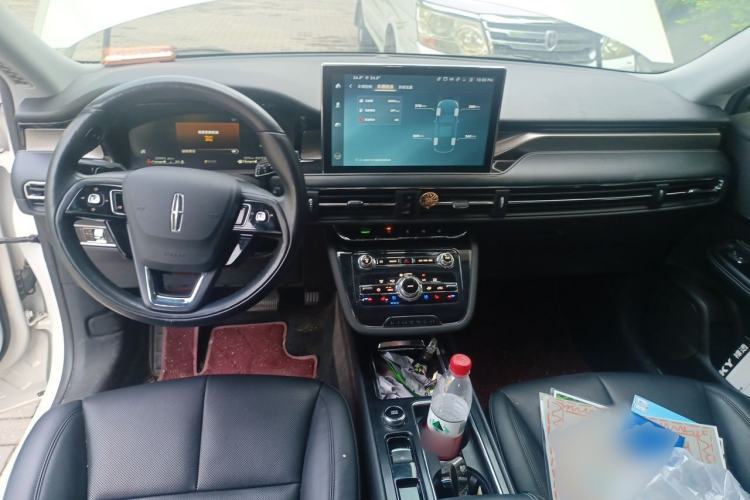 Used Lincoln Corsair 2022 2.0T Two-Wheel Drive Deluxe Edition Center Console