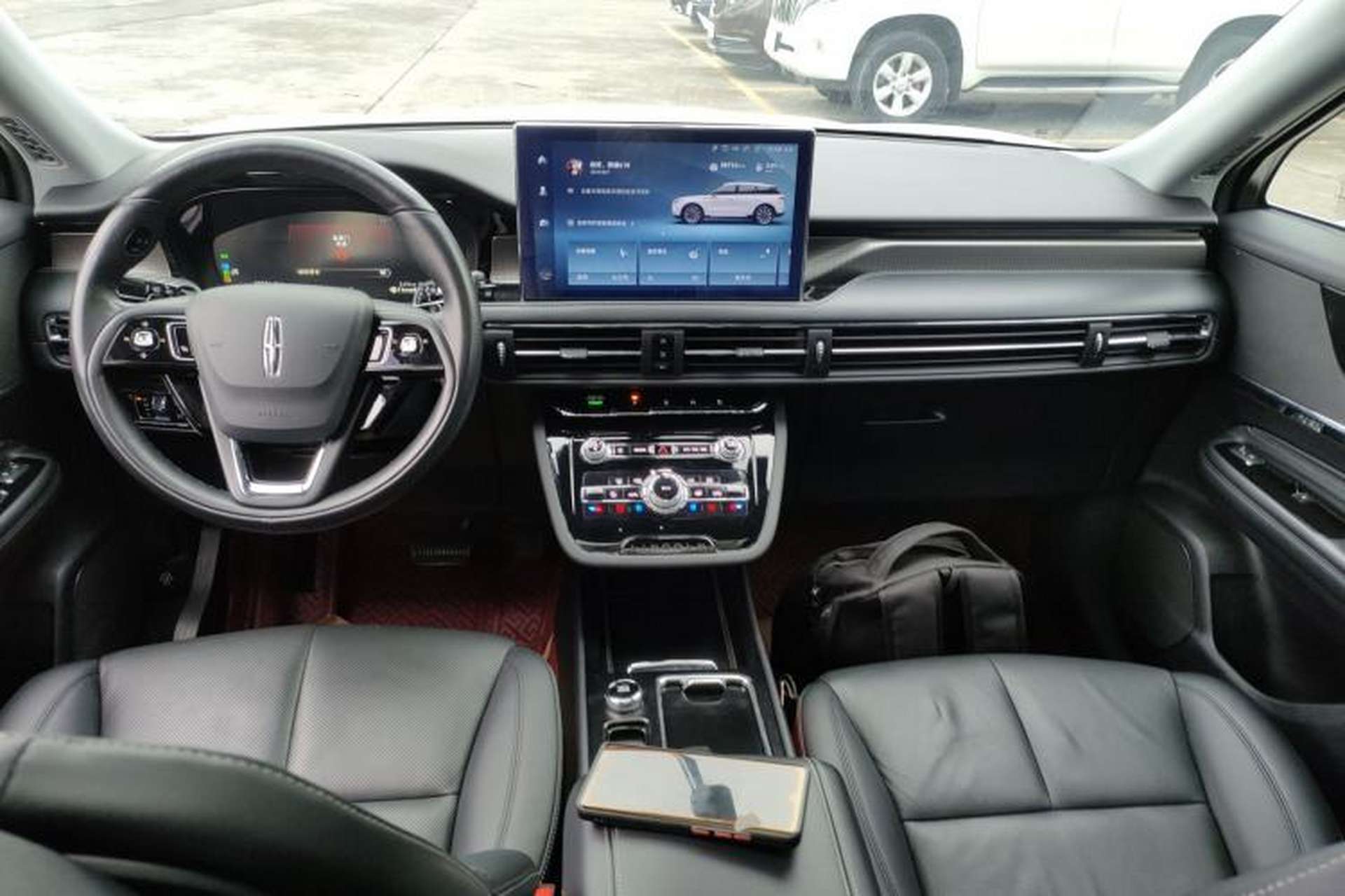 Used Lincoln Corsair 2022 2.0T Two-Wheel Drive Luxury Edition Center Console