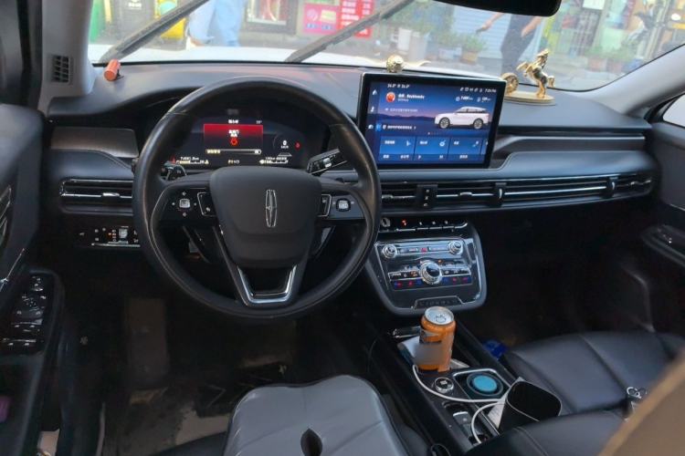 Used Lincoln Corsair 2022 2.0T Two-Wheel Drive Luxury Edition Center Console