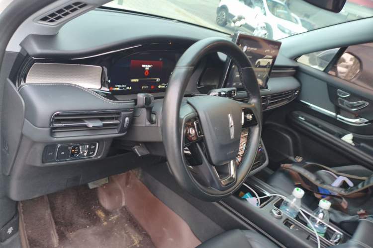 Used Lincoln Corsair 2022 Revised Version 2.0T Two-Wheel Drive Premium Edition Center Console