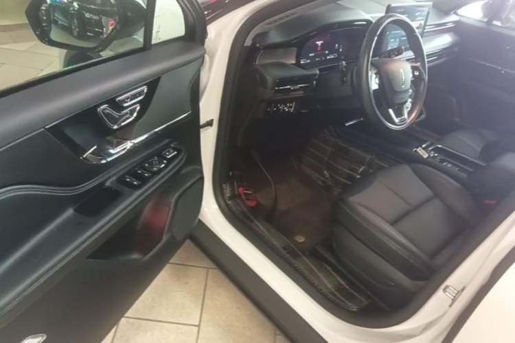 Used Lincoln Corsair 2022 2.0T Two-Wheel Drive Deluxe Edition Driver Seat