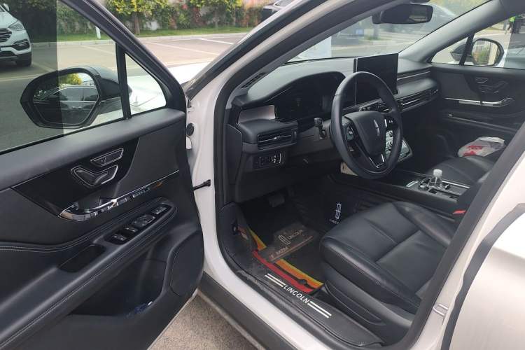 Used Lincoln Corsair 2022 2.0T Two-Wheel Drive Luxury Edition Driver Seat