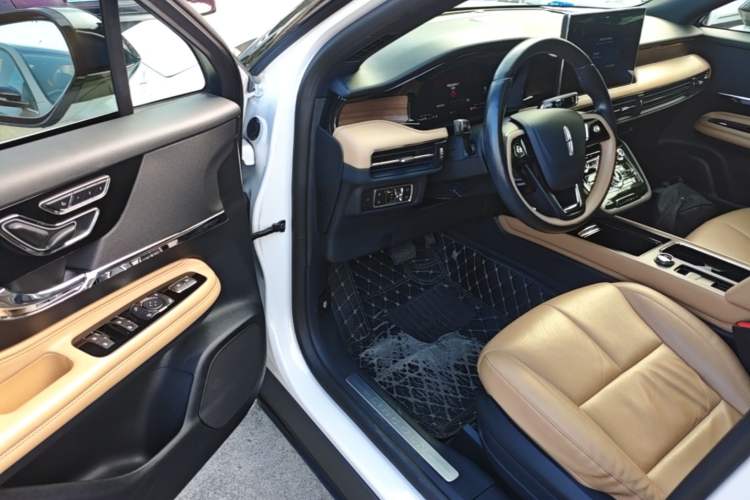 Used Lincoln Corsair 2022 2.0T Two-Wheel Drive Luxury Edition Driver Seat