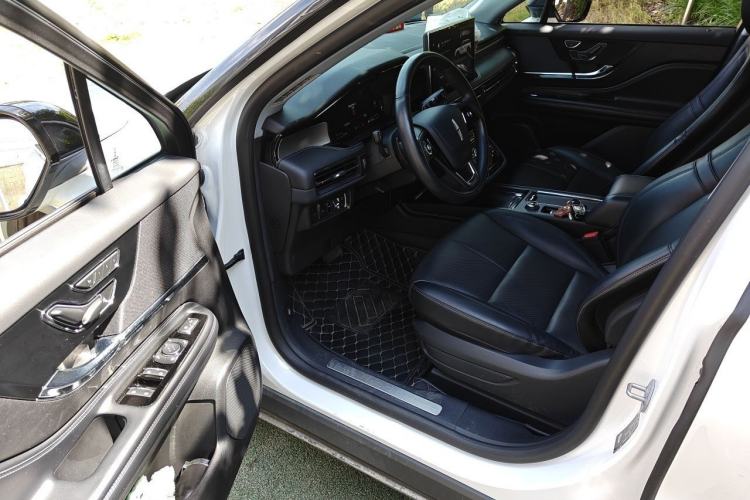 Used Lincoln Corsair 2022 2.0T Two-Wheel Drive Deluxe Edition Driver Seat
