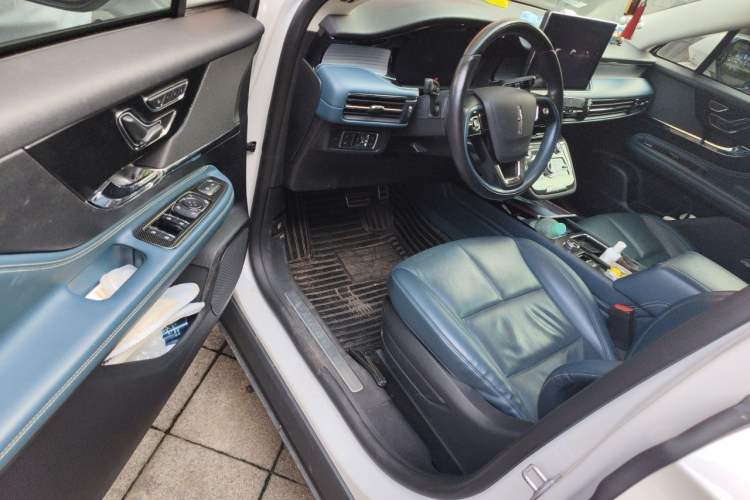 Used Lincoln Corsair 2022 2.0T Two-Wheel-Drive MONO Limited Edition Driver Seat