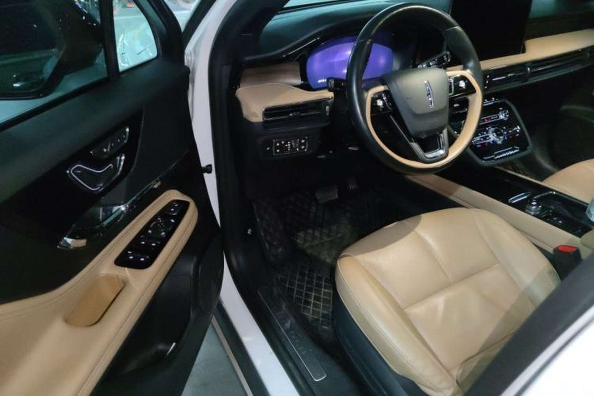 Used Lincoln Corsair 2022 2.0T Two-Wheel Drive Luxury Edition Driver Seat