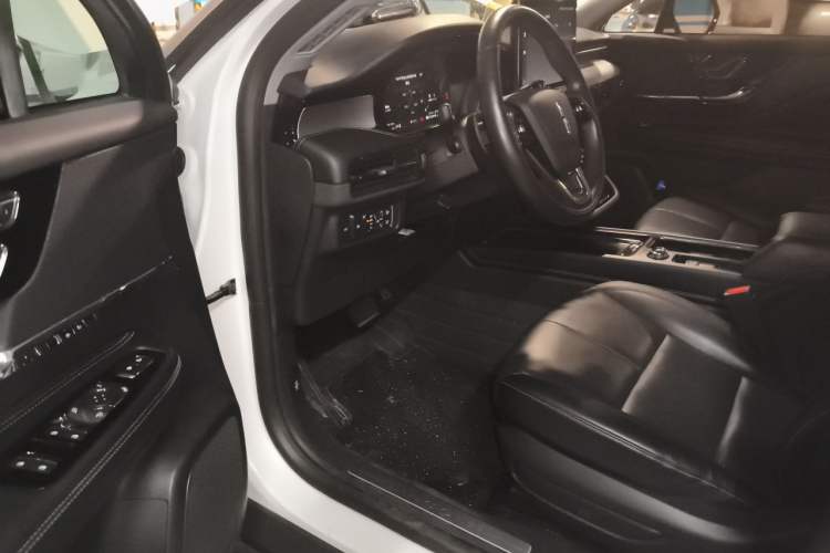 Used Lincoln Corsair 2022 2.0T Two-Wheel Drive Deluxe Edition Driver Seat