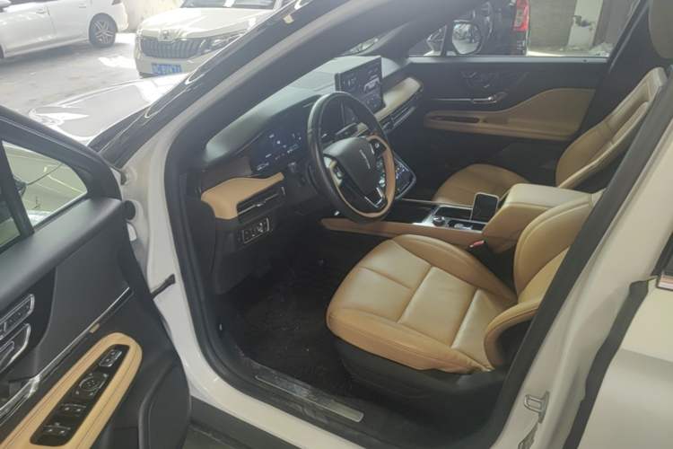 Used Lincoln Corsair 2022 2.0T Two-Wheel Drive Luxury Edition Driver Seat