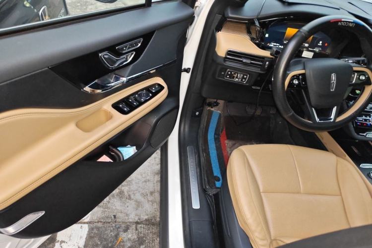 Used Lincoln Corsair 2022 Revised Version 2.0T Two-Wheel Drive Luxury Edition Driver Seat