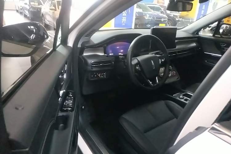 Used Lincoln Corsair 2022 2.0T Two-Wheel Drive Deluxe Edition Driver Seat