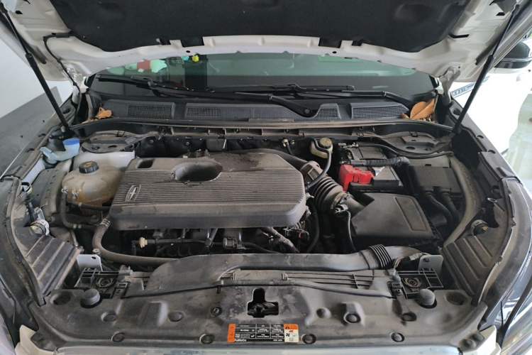Used Lincoln Corsair 2022 Revised Version 2.0T Two-Wheel Drive Premium Edition Engine Bay