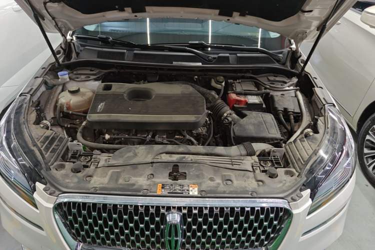 Used Lincoln Corsair 2022 2.0T Two-Wheel Drive Deluxe Edition Engine Bay