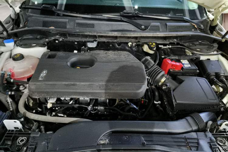 Used Lincoln Corsair 2022 Revised Version 2.0T Two-Wheel Drive Luxury Edition Engine Bay