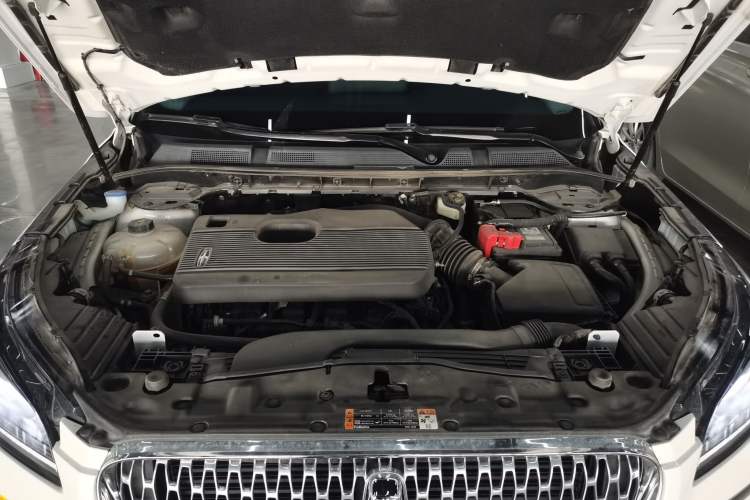 Used Lincoln Corsair 2022 Revised Version 2.0T Two-Wheel Drive Luxury Edition Engine Bay