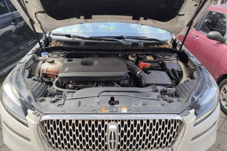 Used Lincoln Corsair 2022 2.0T Two-Wheel-Drive MONO Limited Edition Engine Bay