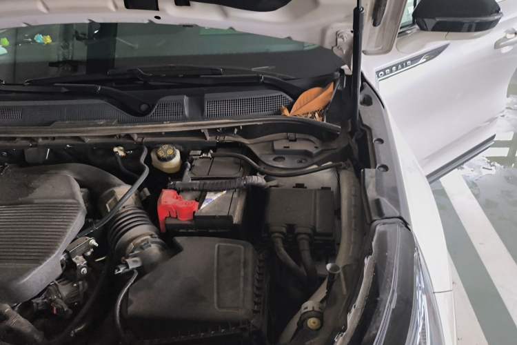 Used Lincoln Corsair 2022 Revised Version 2.0T Two-Wheel Drive Premium Edition Engine Bay Left