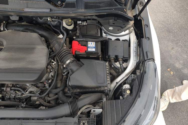 Used Lincoln Corsair 2022 2.0T Two-Wheel Drive Luxury Edition Engine Bay Left