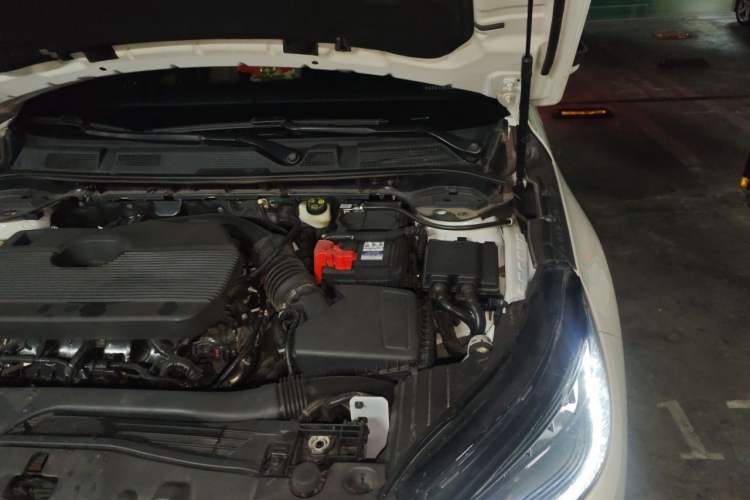 Used Lincoln Corsair 2022 2.0T Two-Wheel Drive Luxury Edition Engine Bay Left
