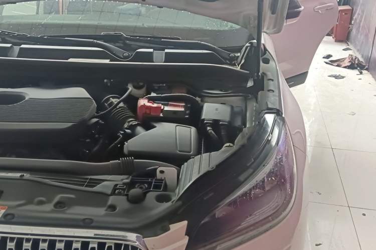 Used Lincoln Corsair 2022 2.0T Two-Wheel Drive Deluxe Edition Engine Bay Left