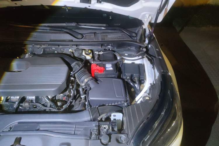 Used Lincoln Corsair 2022 2.0T Two-Wheel Drive Luxury Edition Engine Bay Left