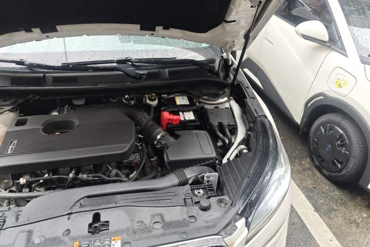 Used Lincoln Corsair 2022 2.0T Two-Wheel Drive Deluxe Edition Engine Bay Left