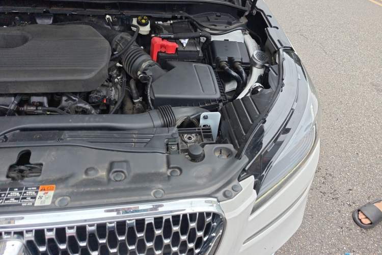 Used Lincoln Corsair 2022 Revised Version 2.0T Two-Wheel Drive Luxury Edition Engine Bay Left