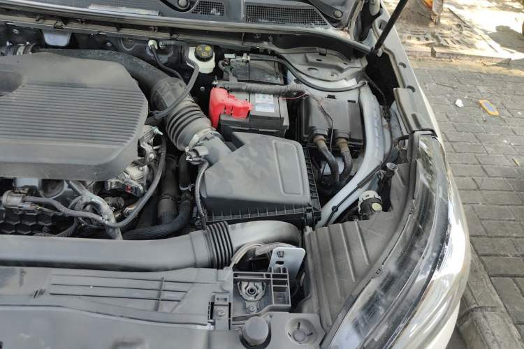 Used Lincoln Corsair 2022 2.0T Two-Wheel Drive Deluxe Edition Engine Bay Left