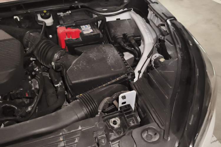 Used Lincoln Corsair 2022 2.0T Two-Wheel Drive Deluxe Edition Engine Bay Left