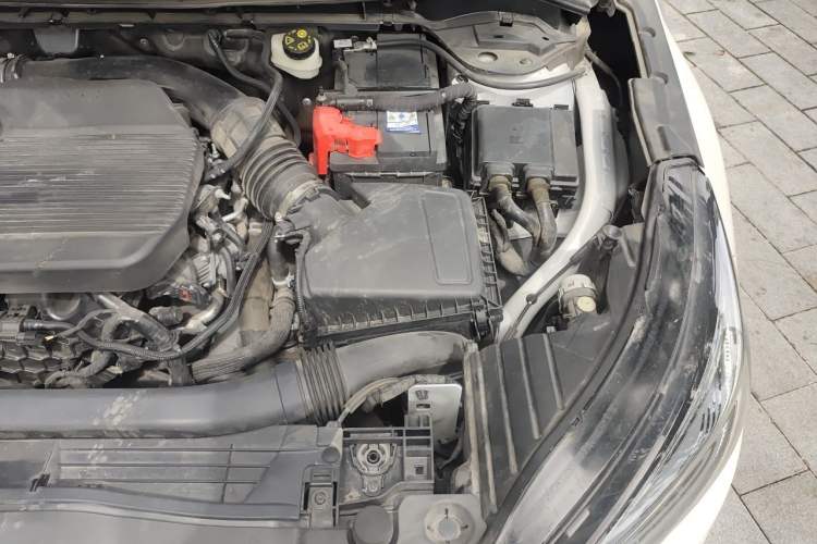 Used Lincoln Corsair 2022 2.0T Two-Wheel Drive Deluxe Edition Engine Bay Left