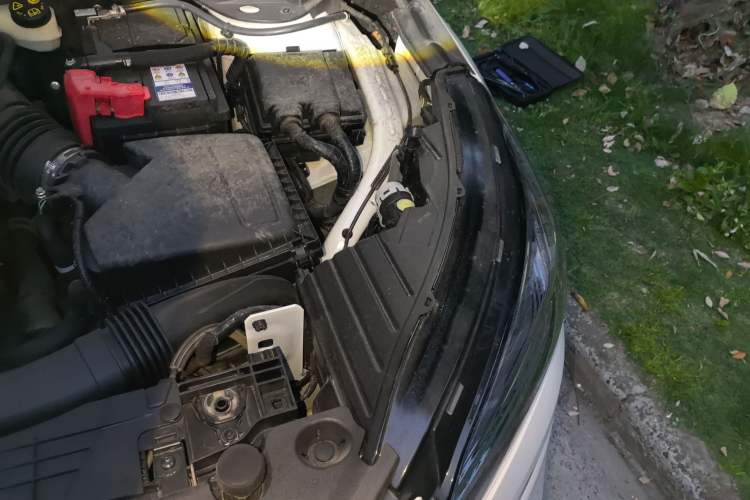 Used Lincoln Corsair 2022 2.0T Two-Wheel Drive Luxury Edition Engine Bay Left