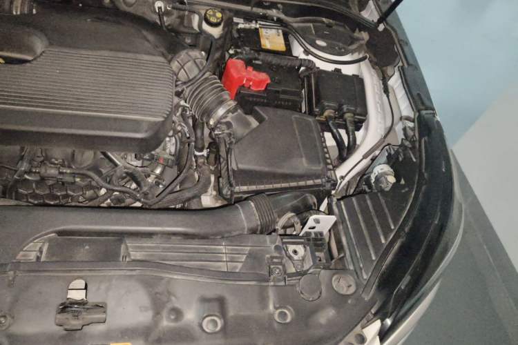 Used Lincoln Corsair 2022 2.0T Two-Wheel-Drive MONO Limited Edition Engine Bay Left